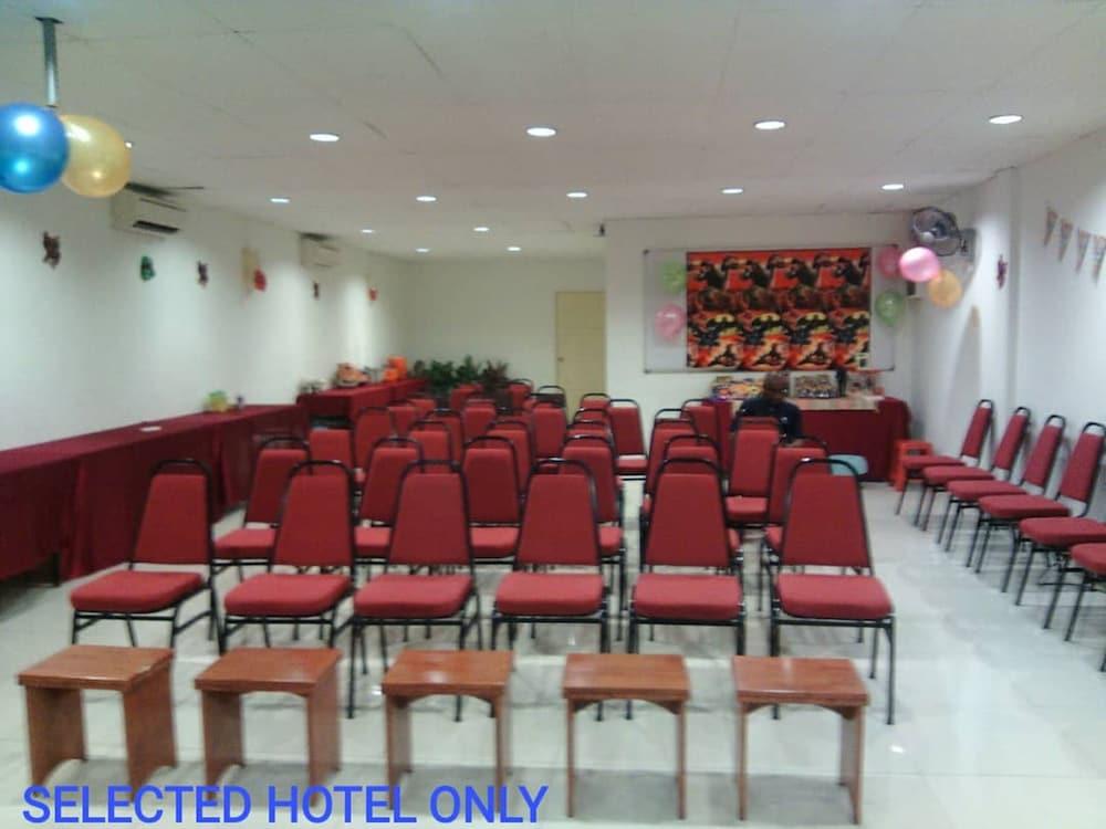 Sun Inns Hotel D'Mind سيري كيمبانغان المظهر الخارجي الصورة